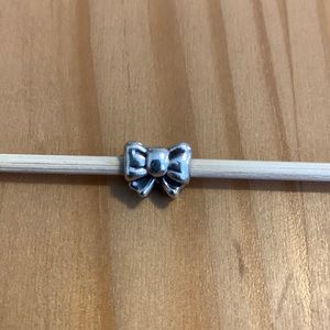 Pandora Bow